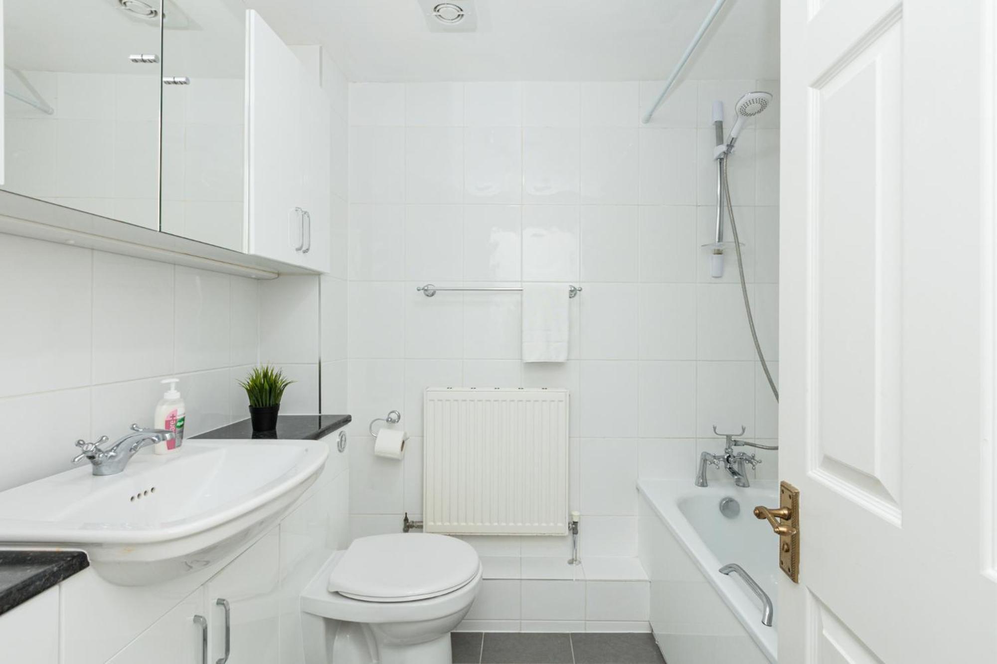 Charming 1Br Flat, Canning Town, Excel, City Hall London Exterior photo